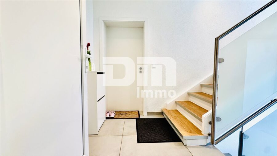 KFW 55 EE - kernsanierte / neuerstellte Erdgeschosswohnung Neubauzustand - EG Flur / Diele / Eingang Wohneinheit
